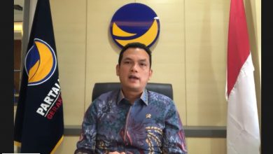 Photo of Tidak Bisa Hanya Andalkan BLT, Martin Manurung: Kita Punya Infrastruktur Bisa Mempekerjakan Rakyat