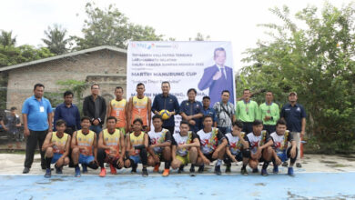 Photo of Anggota DPR RI, Martin Manurung Gelar Turnamen Bola Voley di Labusel