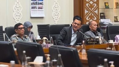 Photo of Di Tengah Demo, Panja RUU PPRT DPR Tetap Bekerja