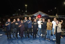 Photo of Di Perayaan Hari Jadi Kabupaten Samosir Ke-22 Tahun, Toton Caribo dan Ungu Hibur Masyarakat Dan Juga di Laksanakan launching HSF2026